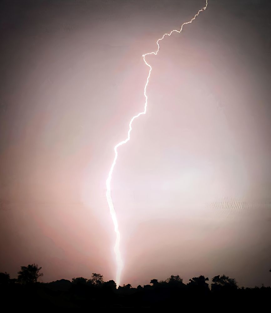 Stormlight : The Art of Warm Thunder