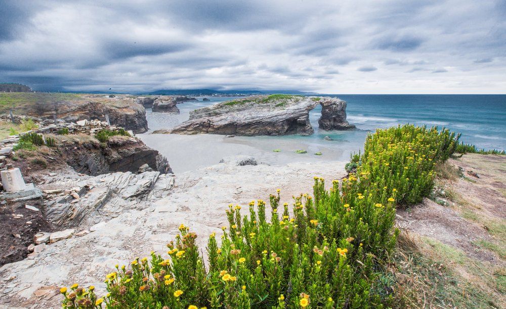 северная  Испания ,на  берегу  океана