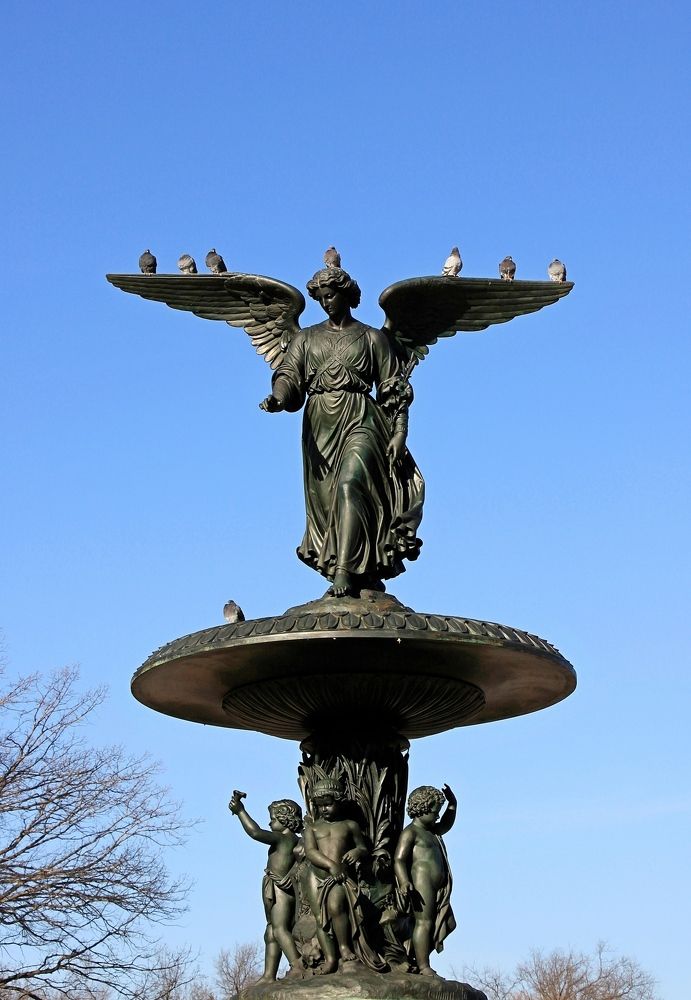 Крылатые на крыльях нимфы