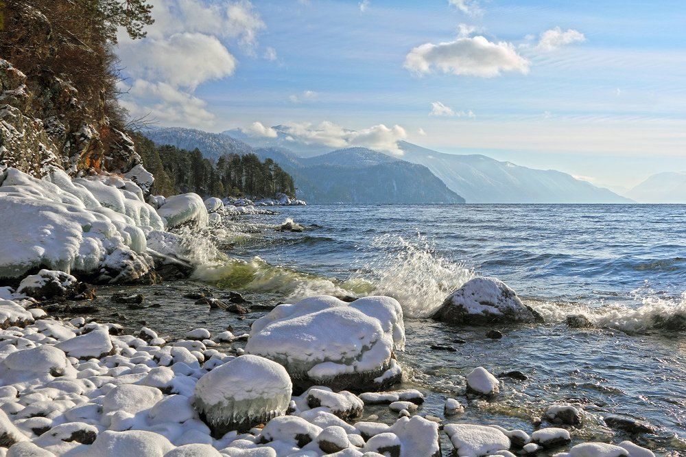 Январский прибой.
