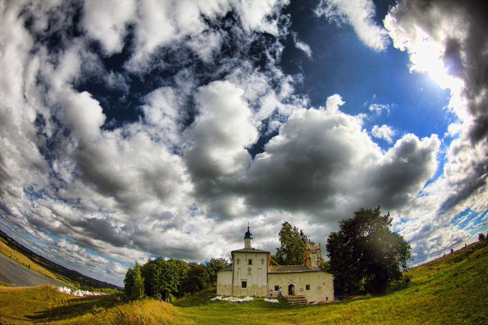 Под куполом вечности