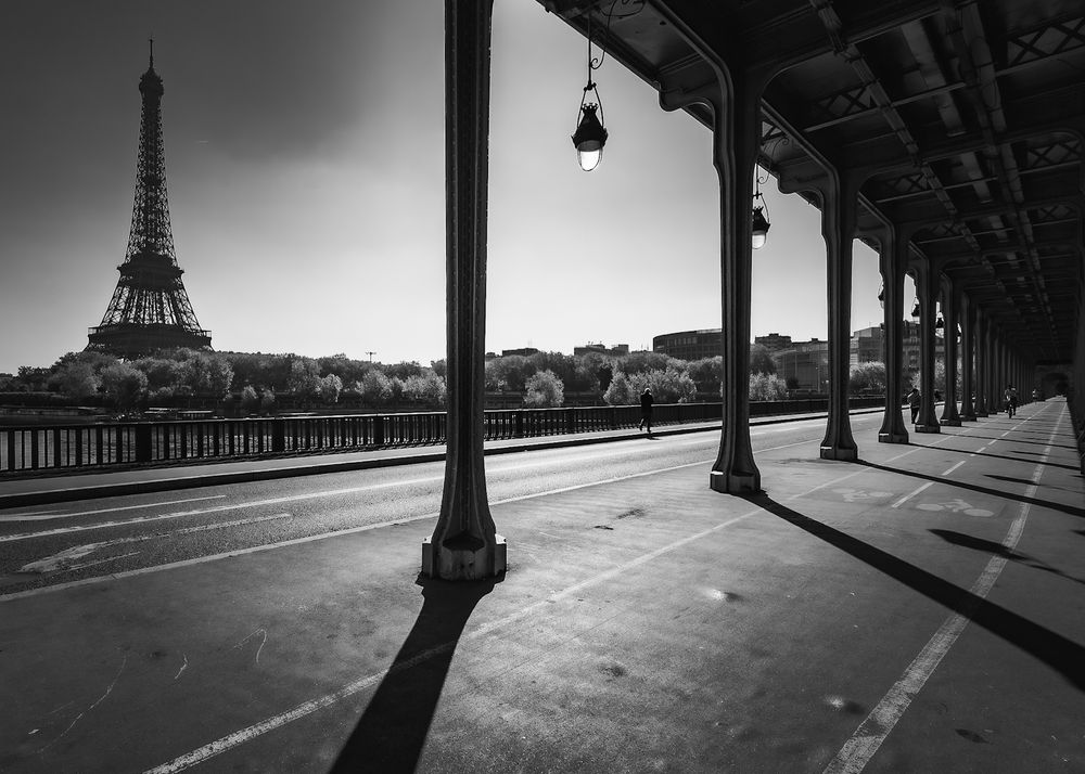 Bir Hakeim Bridge