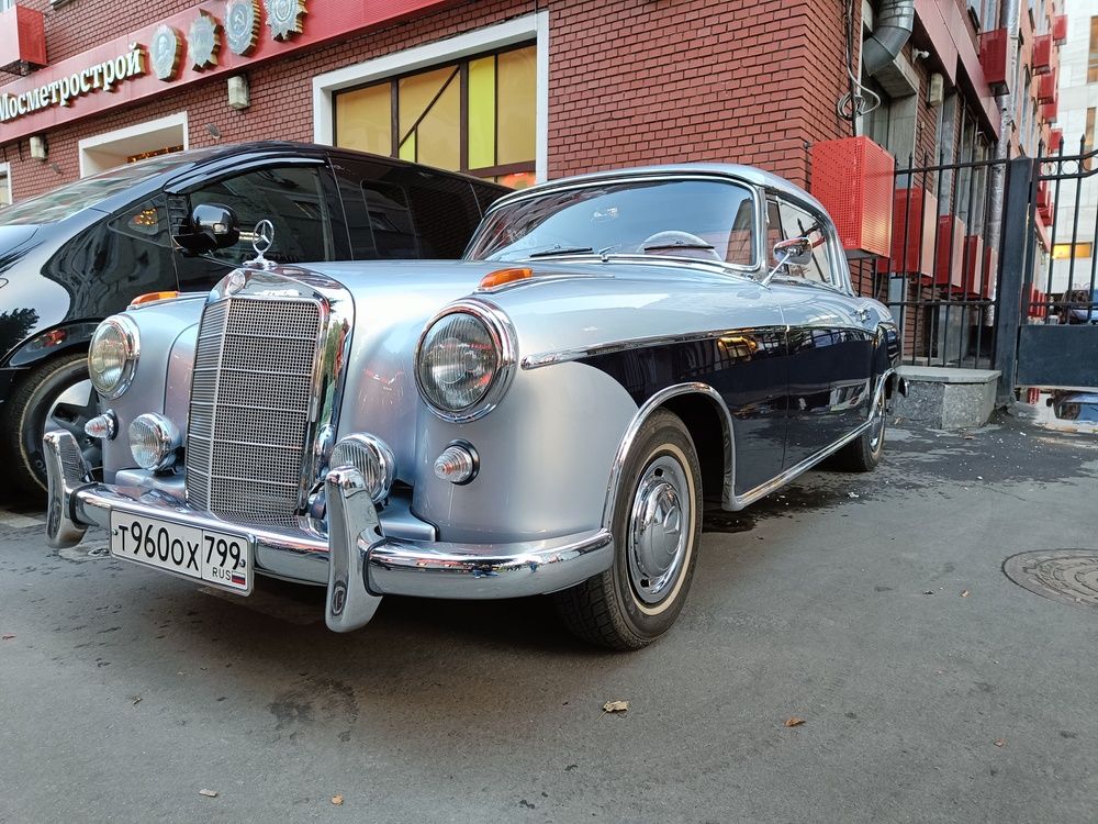 Mercedes Benz W128