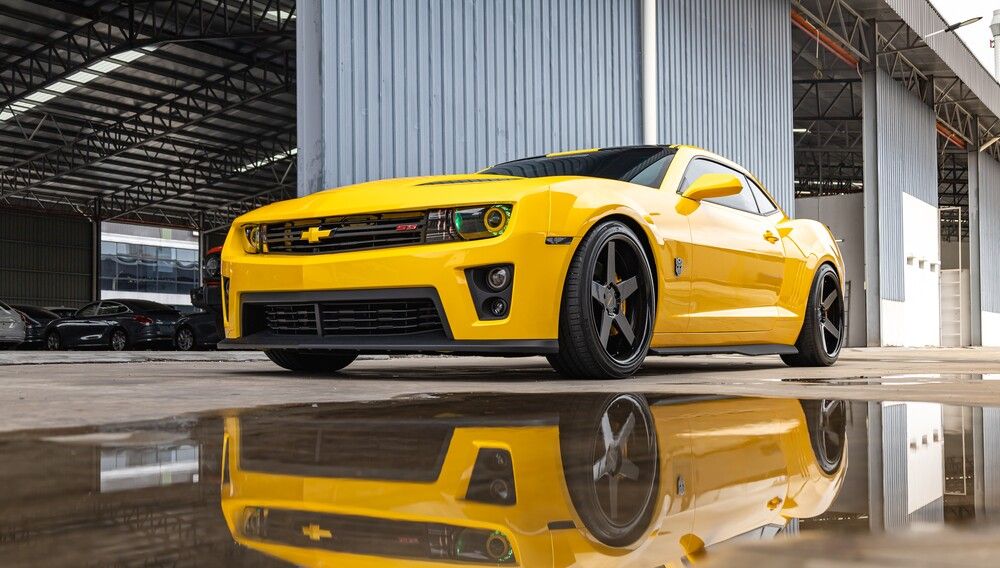 Urban Reflection – SS in the Spotlight