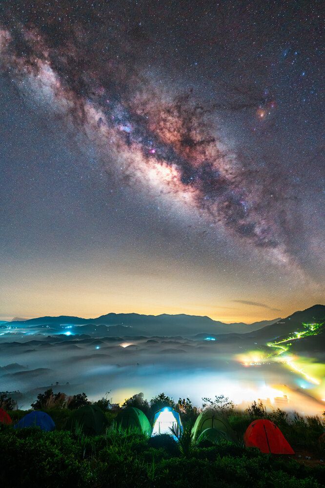 Milky way with sea of clouds