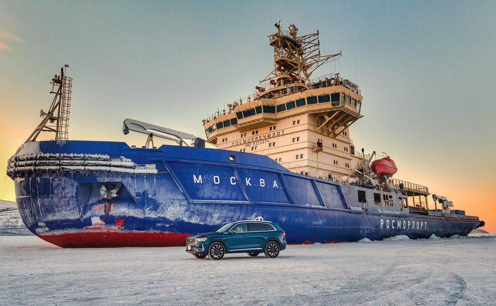 В компании ледокола