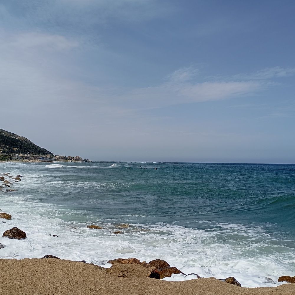 Horizons of sea and sky.