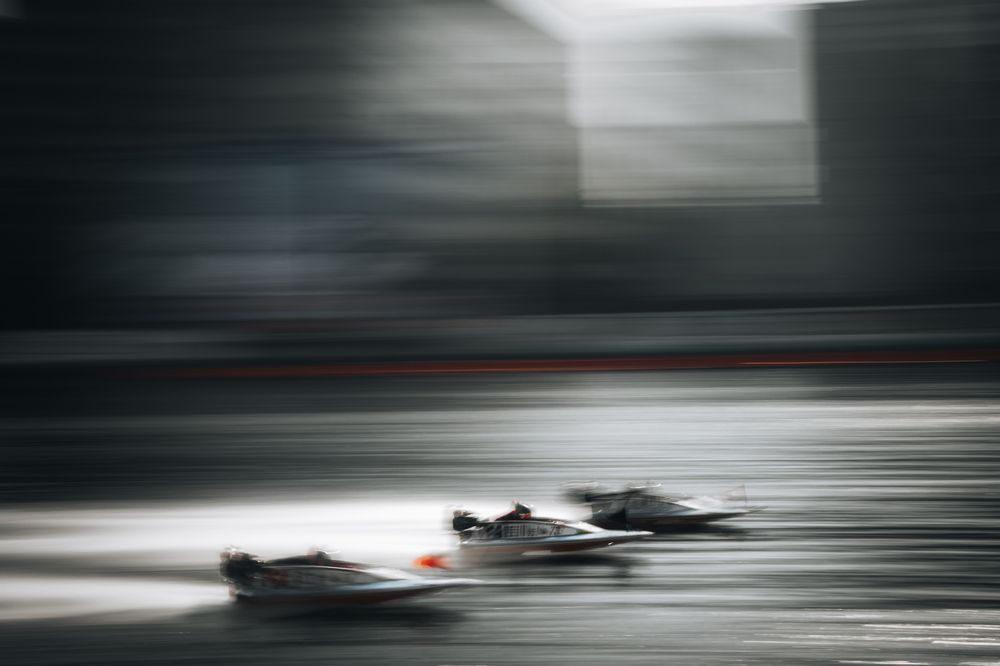 Photograph by Hasegawa Takashi