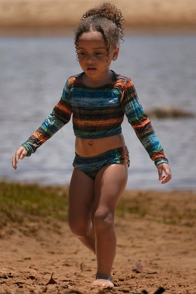 Niña en la playa