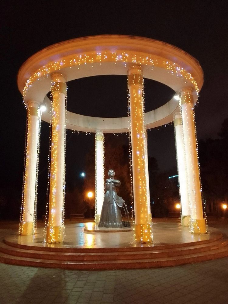 Памятник жёнам декабристов