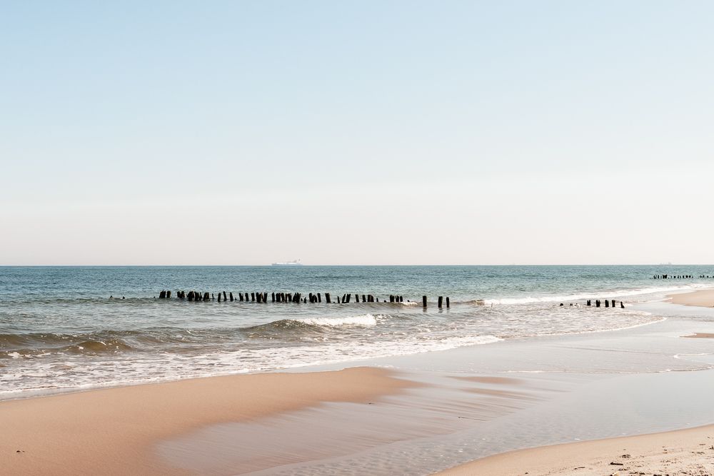 Морской апрель