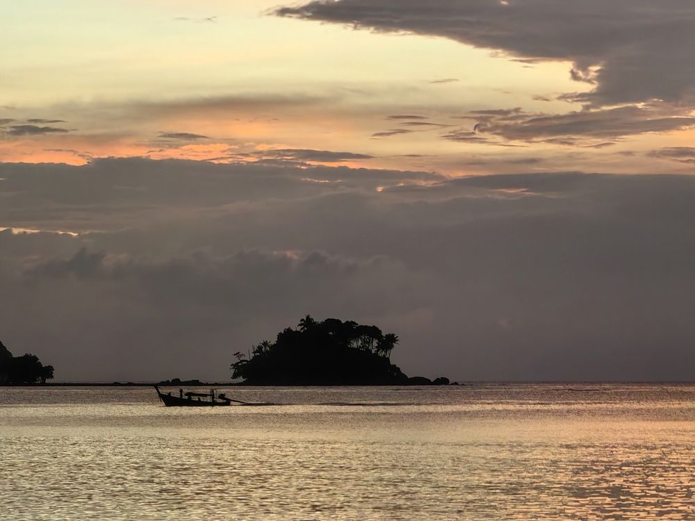 Разорванное небо.