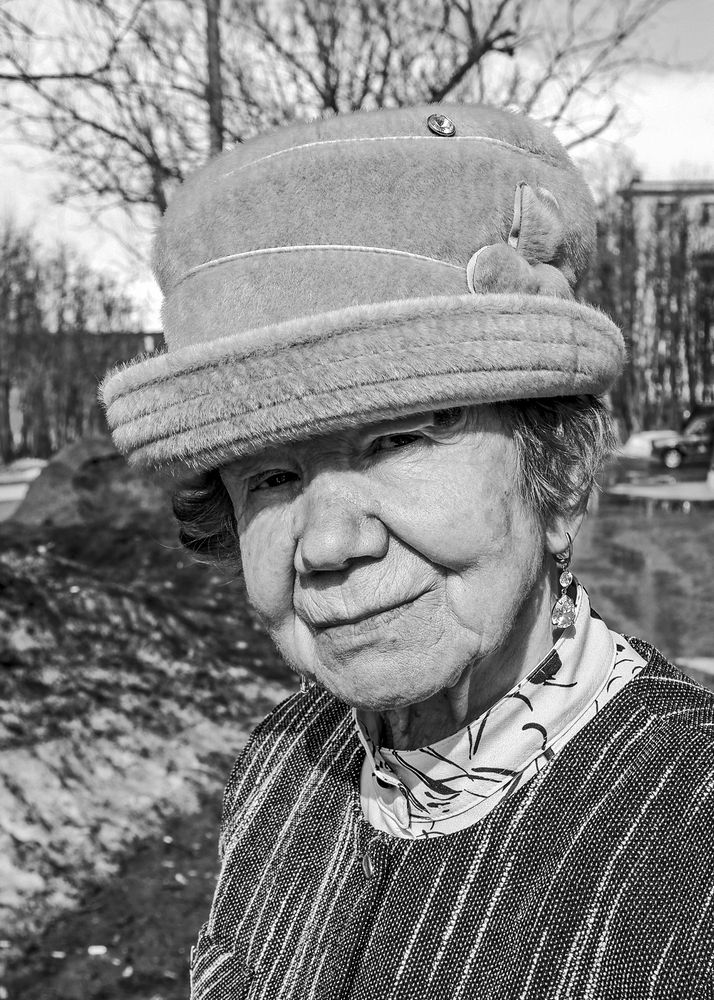 Женщина в возрасте.