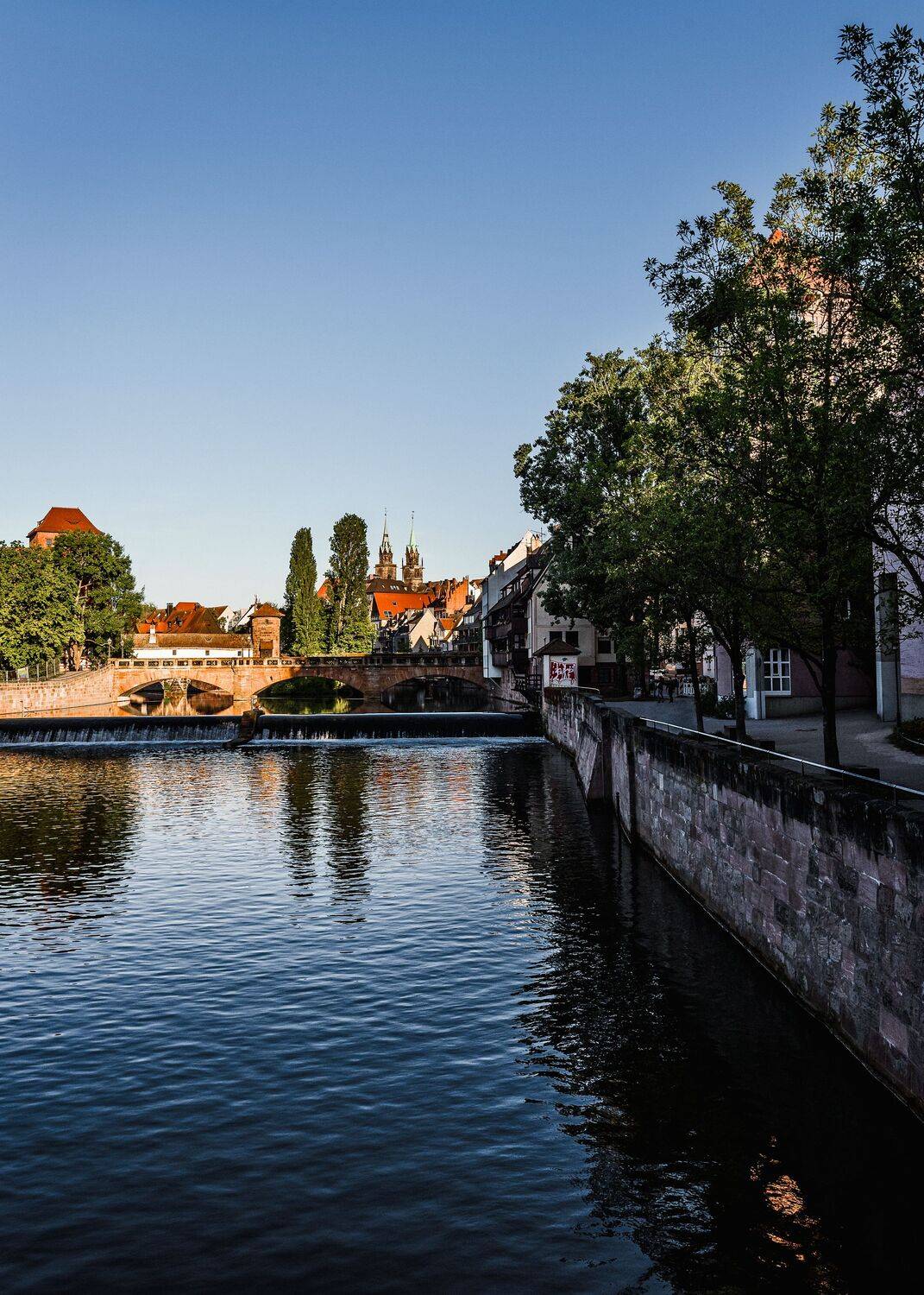 Nürnberg. Altstadt. Pegnitzwehr.