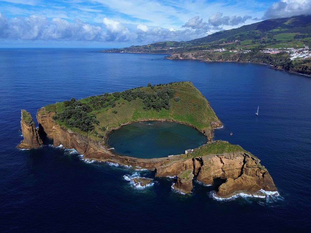 Островок Ilhéu de Vila Franca do Campo. Азорские острова, Португалия