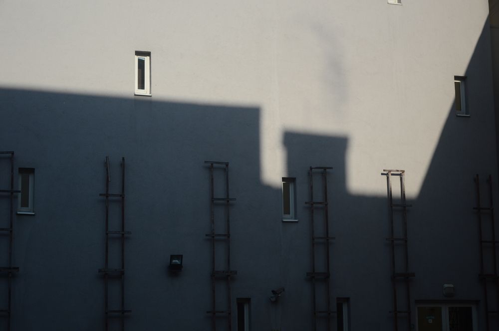 the facade is crooked