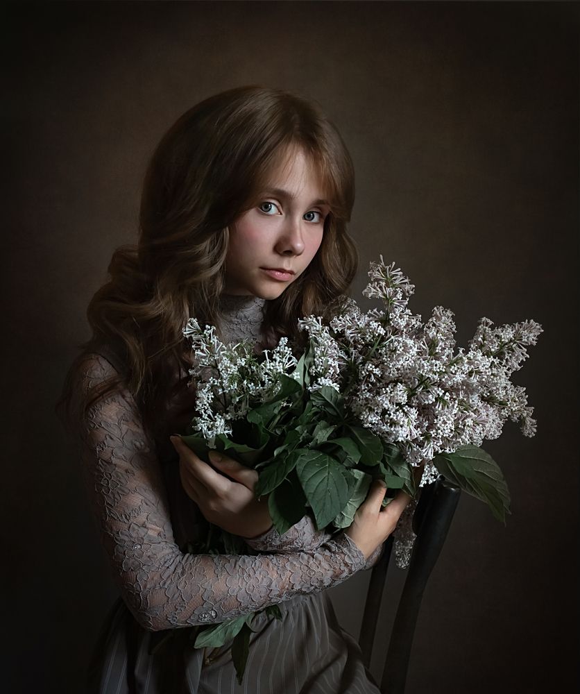 Девочка с сиренью