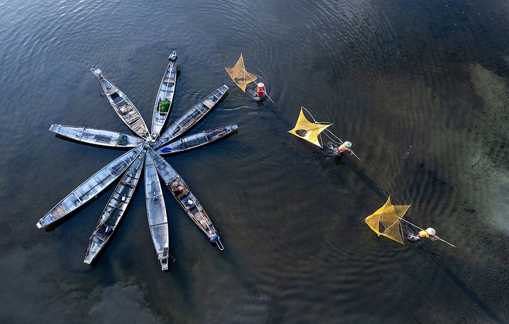 Photograph by Le Nhat Quang
