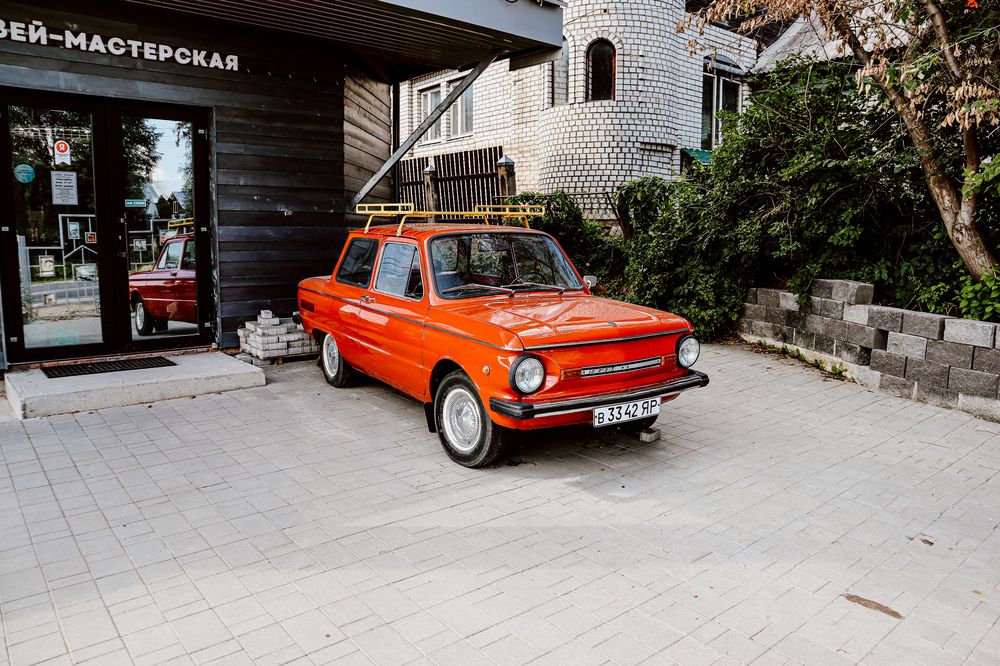 ЗАЗ 968 м красный