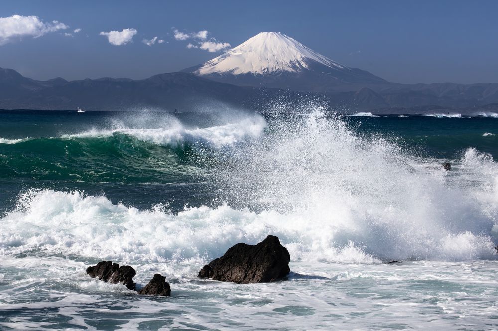 蒼き咆哮と白き頂