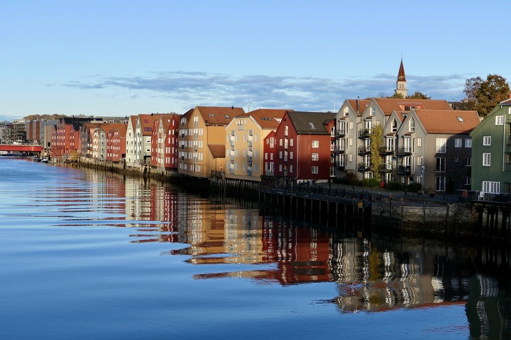 Play of colors in water