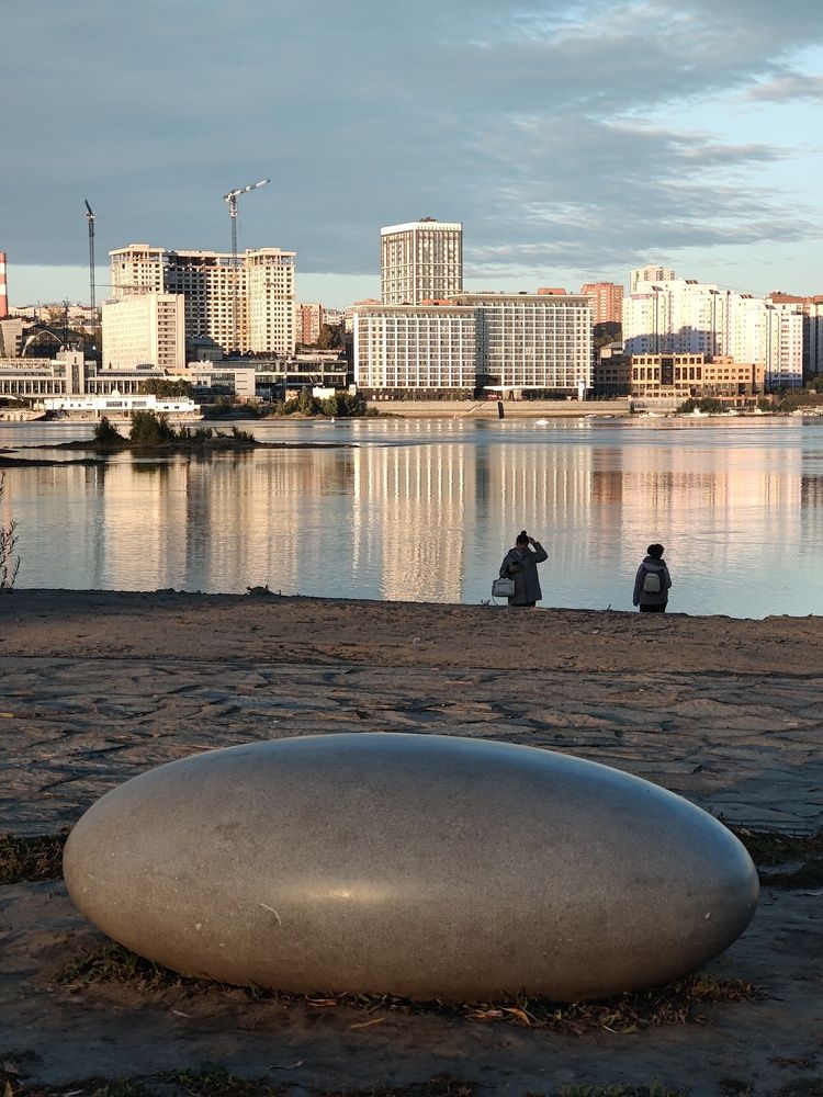 Парк у Сибирь- арены....