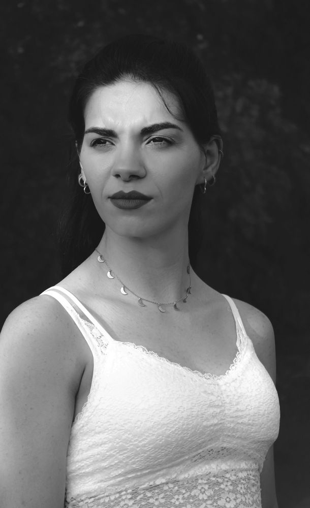 Lieve- la luce sfiora non invade