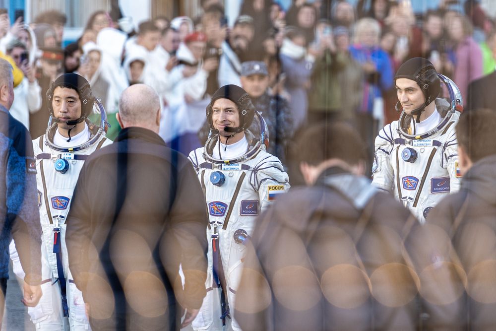 Доклад госкомиссии экипажем Союз МС-27