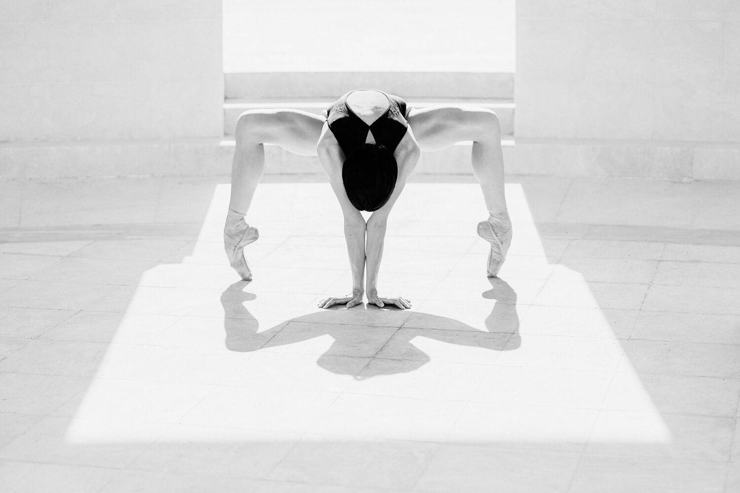 TODO LO QUE PESA NO SE VE