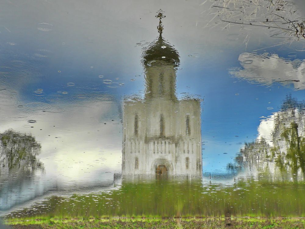 Капли дождя.