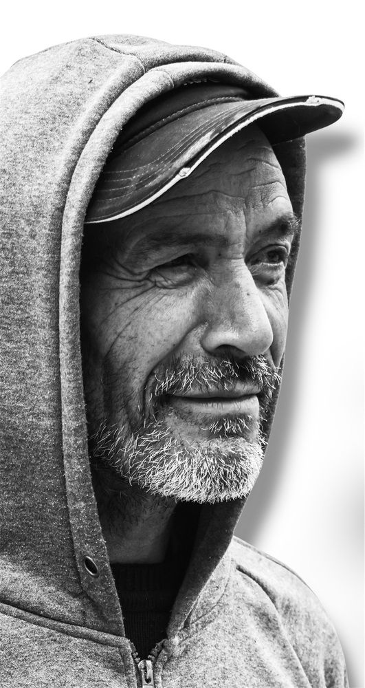 Title: A Gaze Toward the Horizon… Silence That Tells a Lifetime
