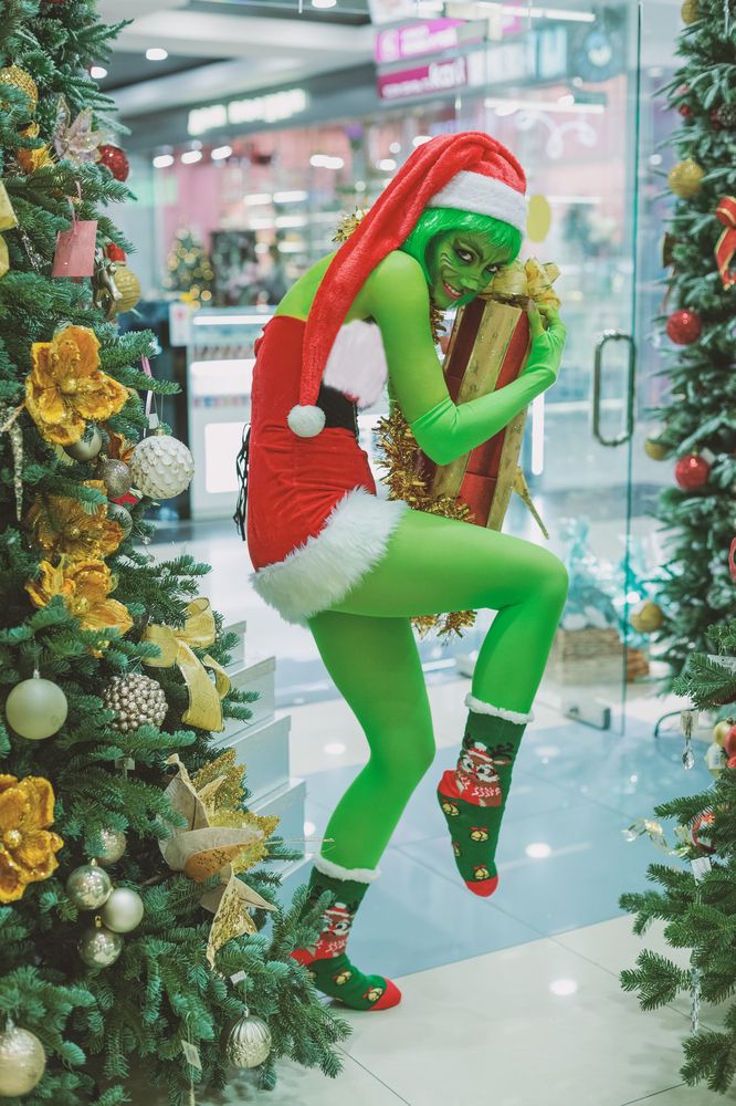 Grinch-Girl