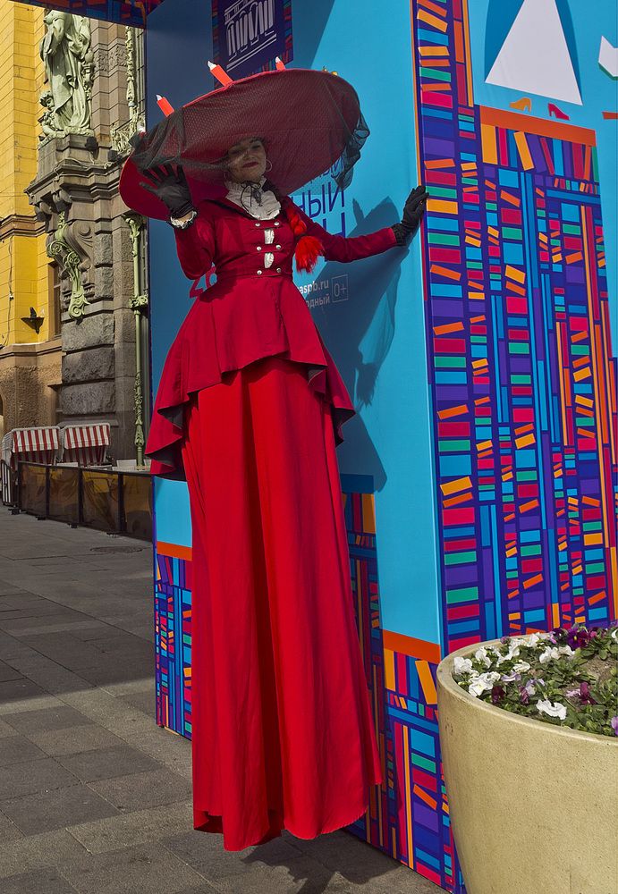 Дама преКРАСНАЯ во всех отношениях.