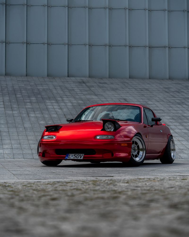 Photograph by Anton Leonchikov