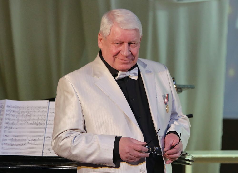 Фотография автора АЛЕКСАНДР ЦЫГЕЛЬНЮК