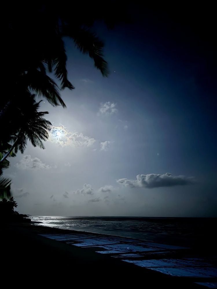 Diani Beach в сумерках