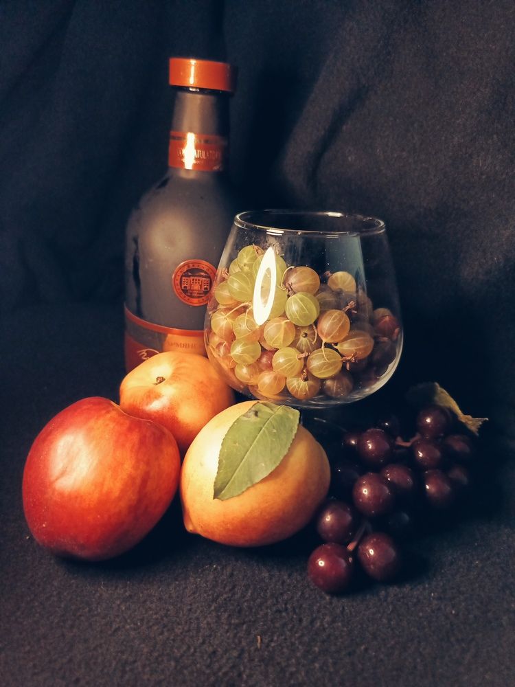 Нектарин и Крыжовник.