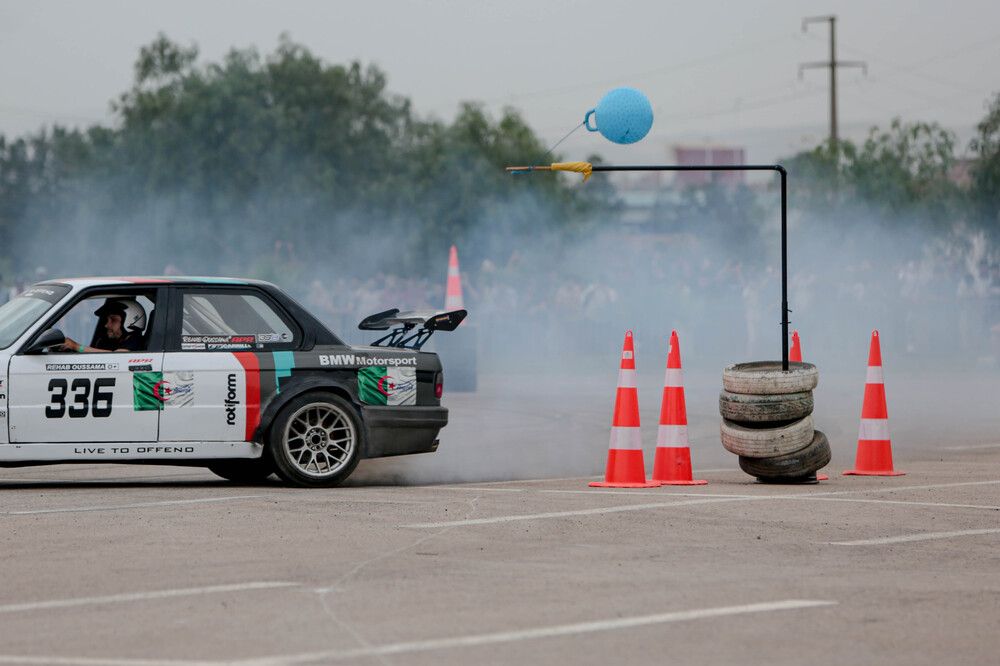 Photograph by elyes14