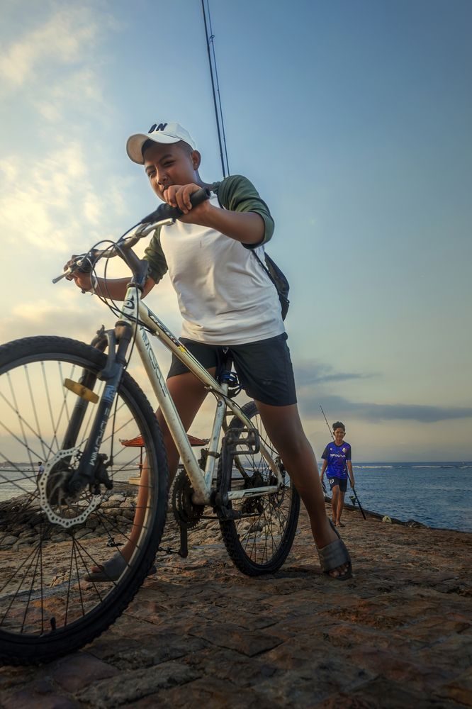 The children came home from fishing