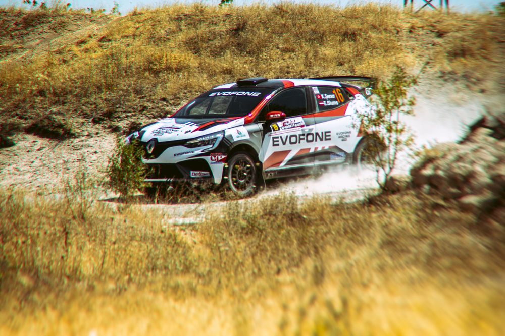 Photograph by DAMOUN POURNEMATI