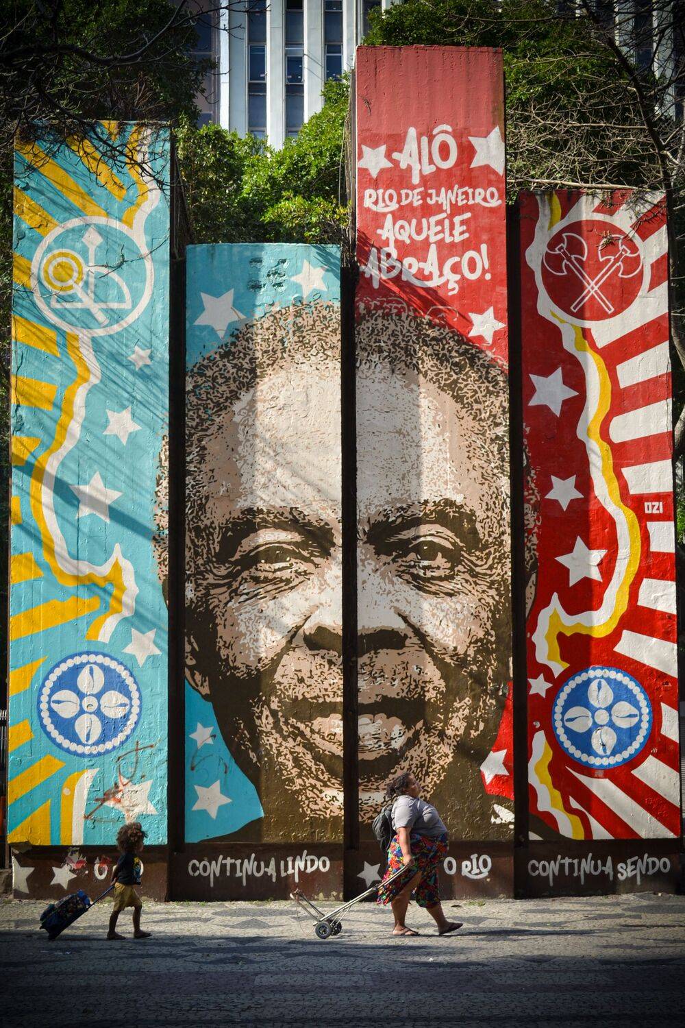 Between Murals and Footsteps