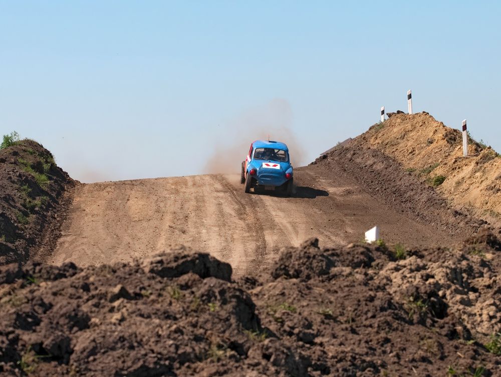 А дальше-то куда, люди?!!