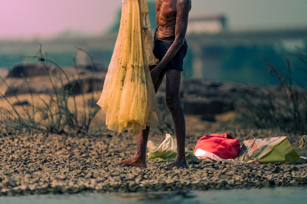 “The Net Knows No Rest”