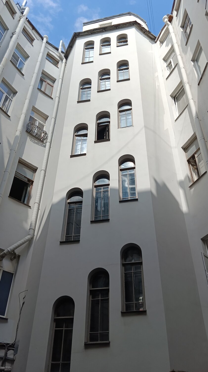 Photo #12380872