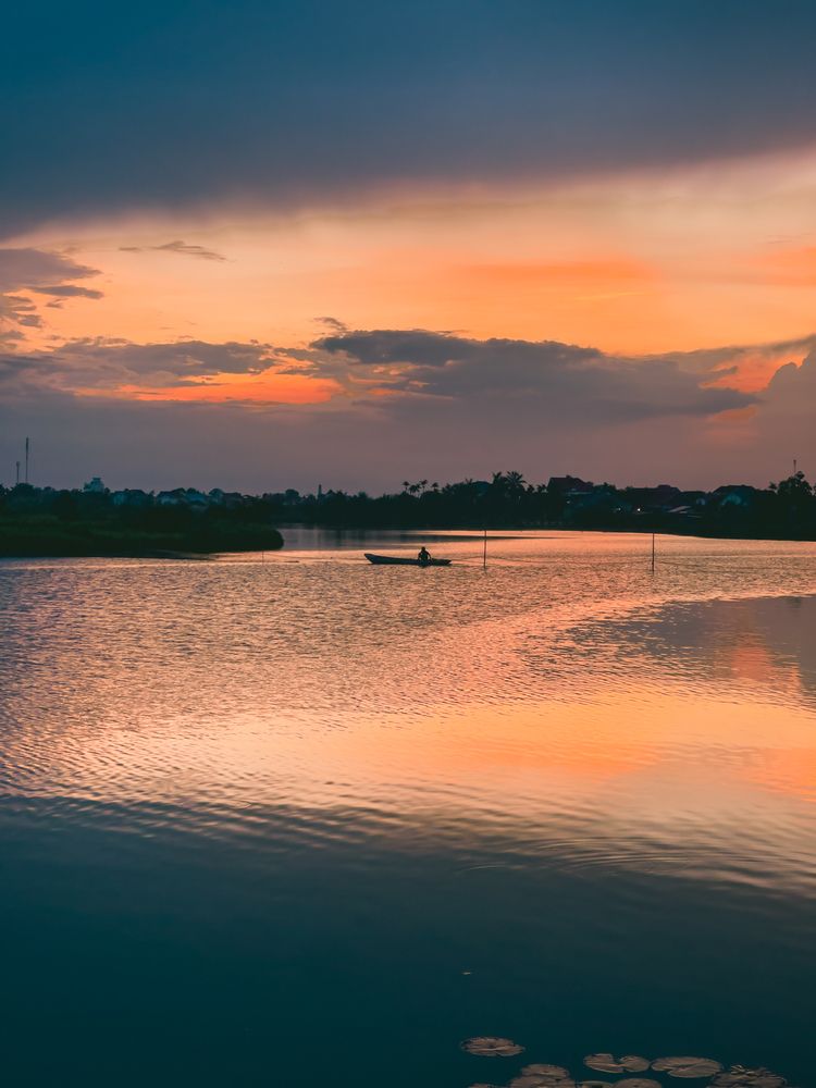 Photograph by Thịnh Nguyễn