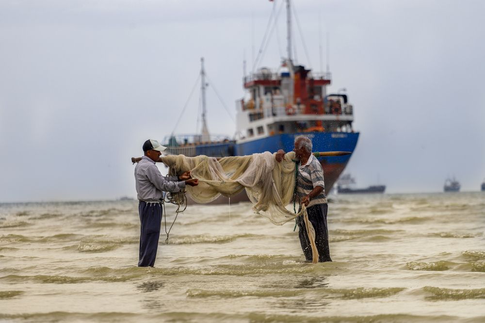Traditional fishing in bandarabbas