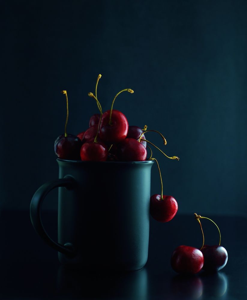 Вишнёвый натюрморт