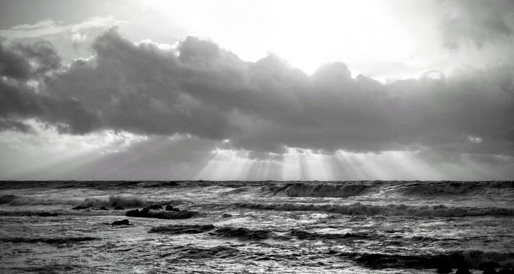 Por entre as nuvens