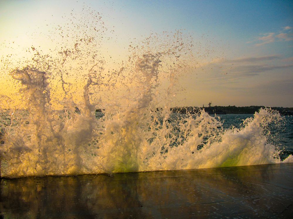 Photograph by Anton Hantov