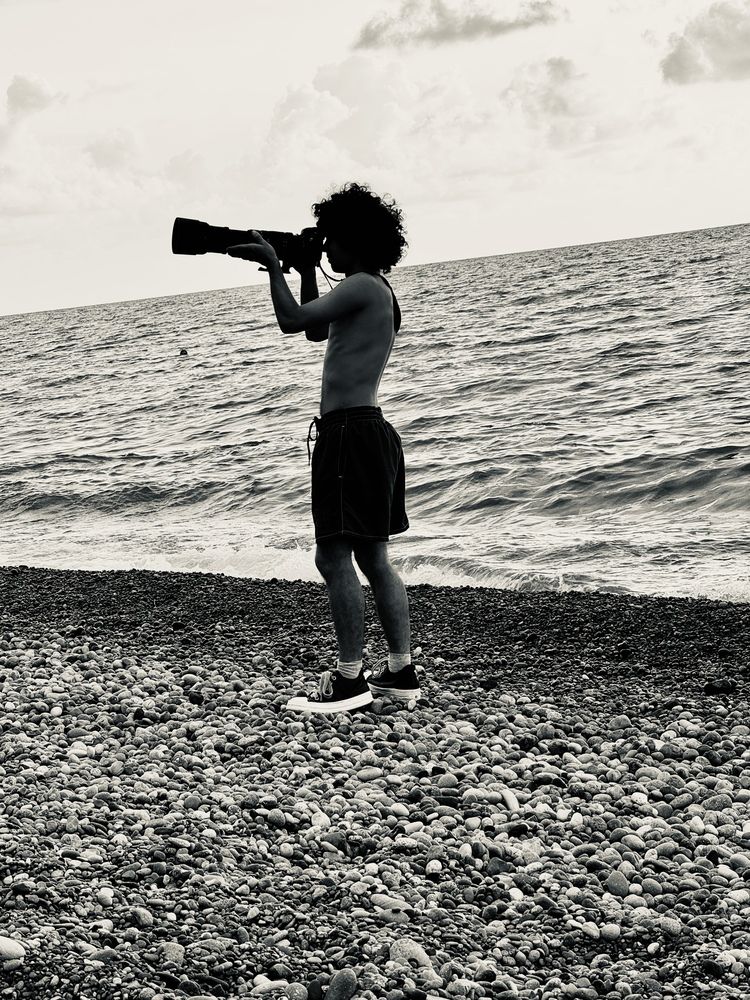 Photograph by Mariam Poltakhienti